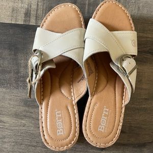 New leather-covered cushioned footbed